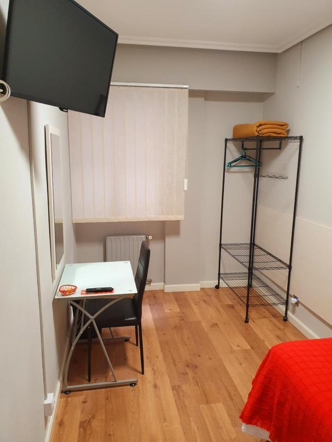 Pensión El Espolón Logroño Exterior foto
