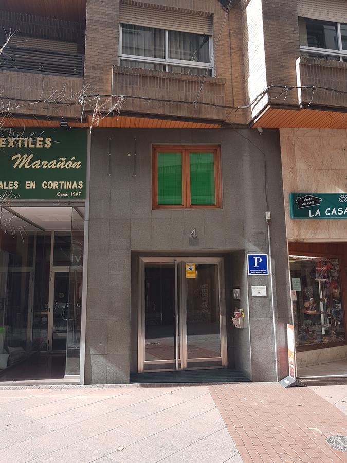 Pensión El Espolón Logroño Exterior foto